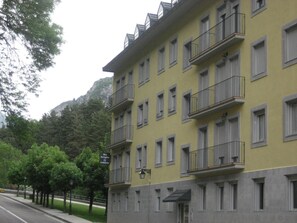 Exterior - Albergue Río Aragón - Hostel (Canfranc)