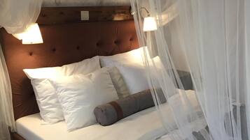 Minibar, in-room safe, free WiFi