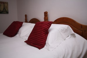 Family Cottage, Multiple Beds, Garden View (Duchess)