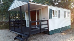 Bungalow, 2 Bedrooms | 2 bedrooms, bed sheets