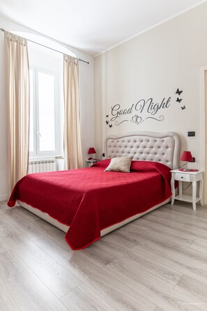 Habitación doble Deluxe | Escritorio, wifi gratis y ropa de cama 