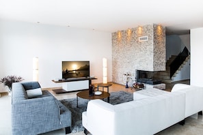 LCD TV - Important Group Villa Hills (Bodrum)