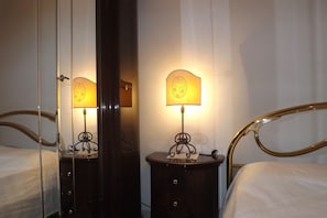 Iron/ironing board, free WiFi, bed sheets