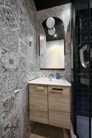 Apartment, 2 Schlafzimmer | Badezimmer