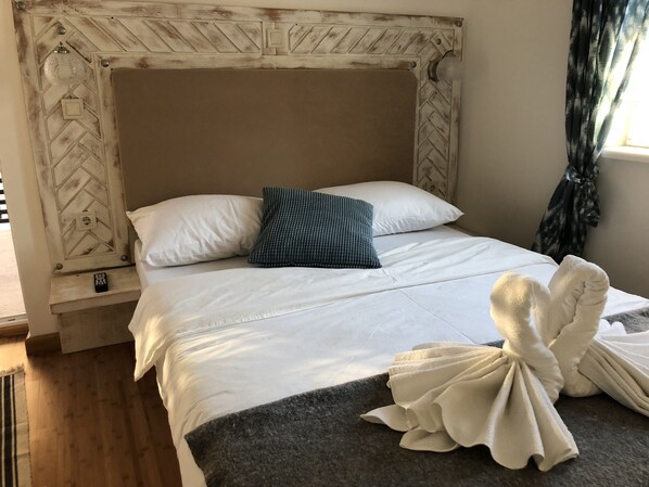 Habitación, vistas a la ciudad | Wifi gratis y ropa de cama