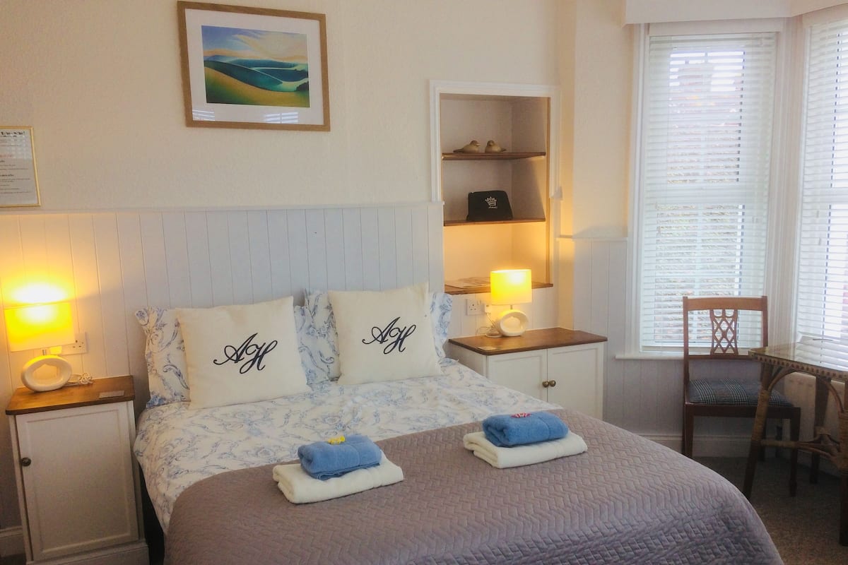Superior Double Room | Iron/ironing board (on request), WiFi (free), bed sheets