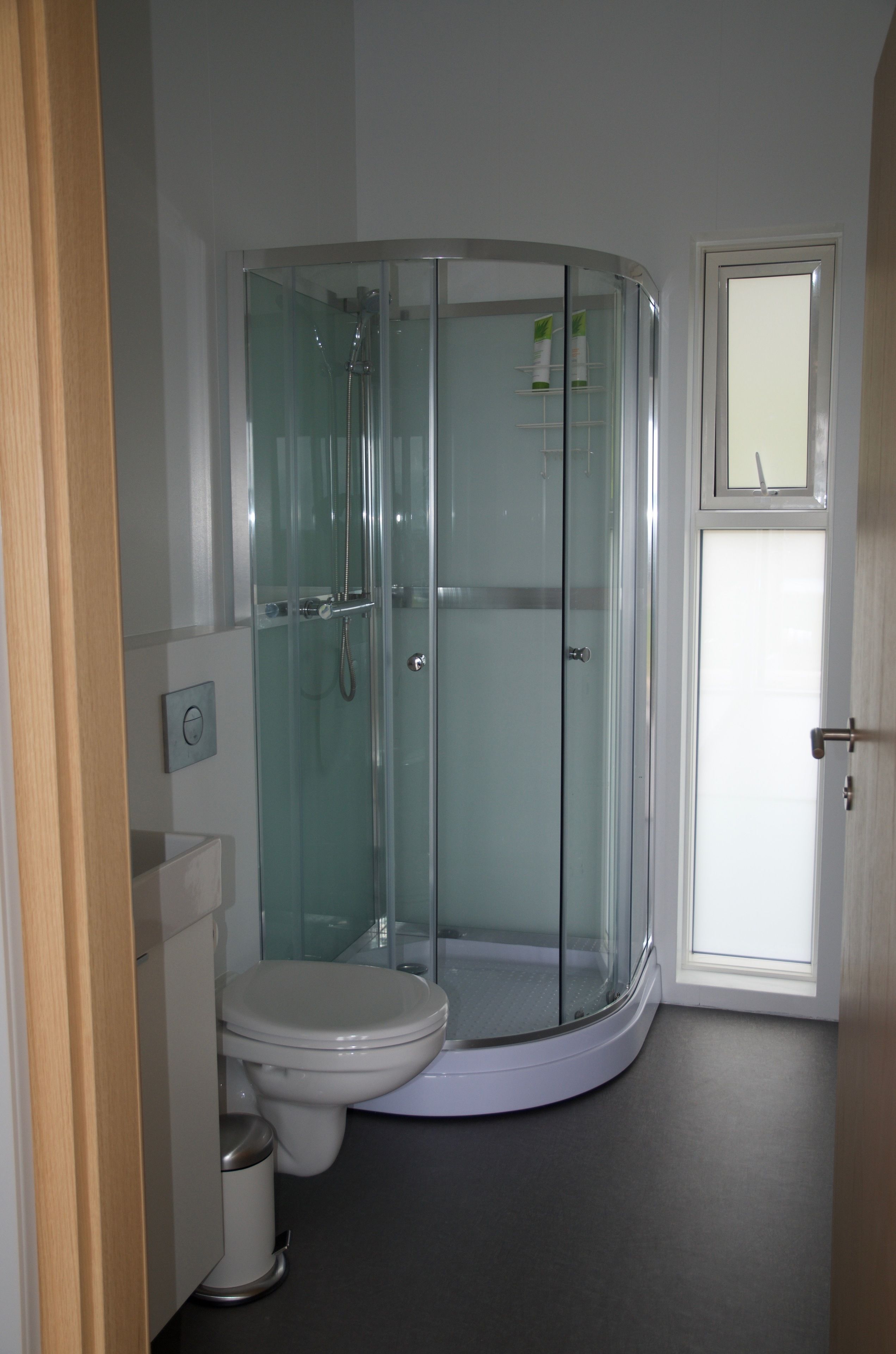 Studio, Mountain View | Bathroom | Free toiletries, hair dryer, towels