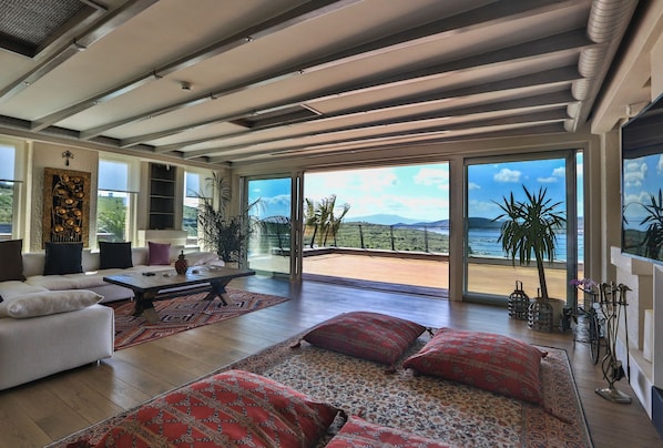 Villa | Living area