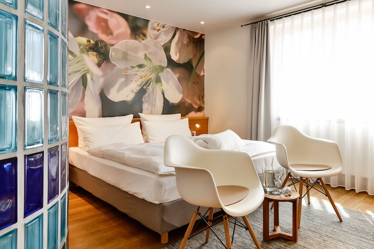 Habitación estándar doble, 1 cama doble | 1 dormitorio, ropa de cama hipoalergénica, caja fuerte y escritorio