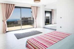 别墅 | 4 多间卧室、办公桌、熨斗/熨衣板、免费 WiFi