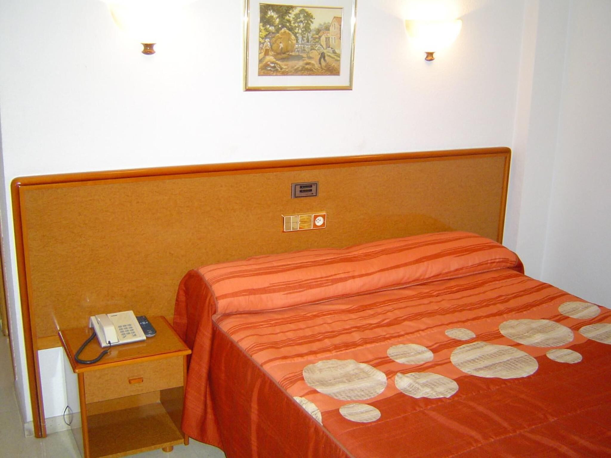 in-room safe, free cots/infant beds, free wifi, bed sheets