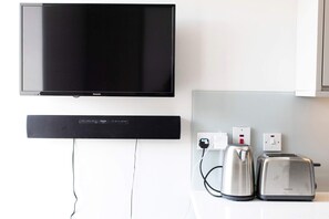 Studio (0 Bedroom) | Eget kök | Kylskåp, ugn, spishäll och vattenkokare