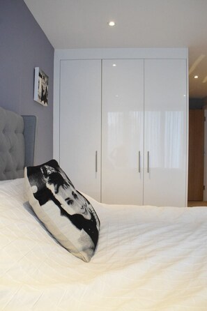 Apartment (2 Bedrooms) | 2 bedrooms, premium bedding, desk, laptop workspace - Stunning 2 Bedroom Apartment in Central London (London)