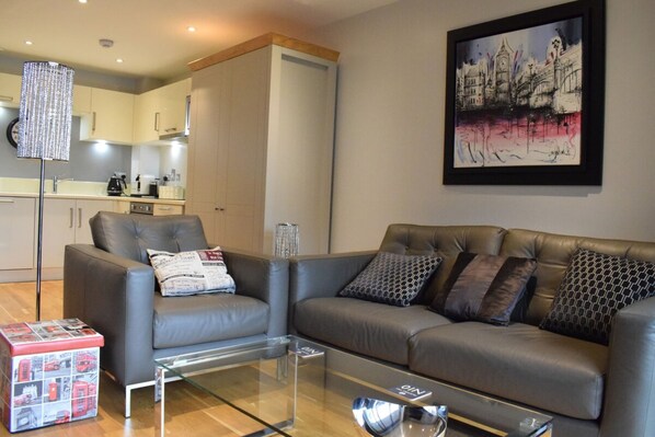 Apartment (2 Bedrooms) | Living room | TV - Stunning 2 Bedroom Apartment in Central London (London)