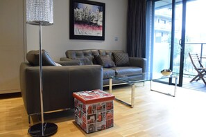 Apartment (2 Bedrooms) | Living room | TV - Stunning 2 Bedroom Apartment in Central London (London)