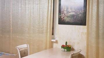 Apartment | Schreibtisch, Bügeleisen/Bügelbrett, kostenloses WLAN, Bettwäsche