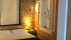 Studio | In-room safe, desk, free cots/infant beds, free WiFi - Galata Bay Windows Apartment (Istanbul)