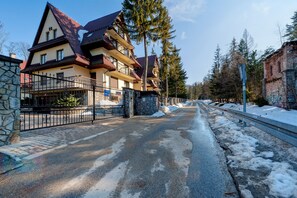 Front of property - Apartamenty Sun & Snow Centrum Zakopane (Zakopane)