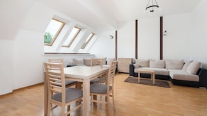 Studio (Wanta 5, ul. Nowotarska 19) | Living area - Apartamenty Sun & Snow Centrum Zakopane (Zakopane)