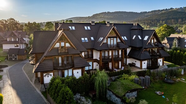 Apartment (5, ul. Skibówki 10A) | Individually decorated, individually furnished, laptop workspace - Apartamenty Sun & Snow Centrum Zakopane (Zakopane)