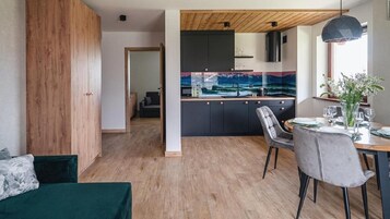 Lejlighed (1 -Salwatoriańska 26) | Privat tekøkken | Køleskab, elkedel