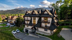 Apartment (1 -Salwatoriańska 26) | Laptop workspace, iron/ironing board, free wired internet, bed sheets - Apartamenty Sun & Snow Pardałówka (Zakopane)