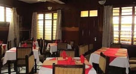 Breakfast, lunch and dinner served