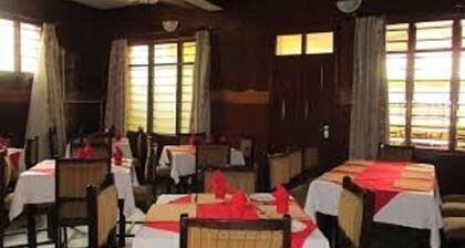 Ganjoni wananchi Hotel