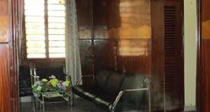 Ganjoni wananchi Hotel