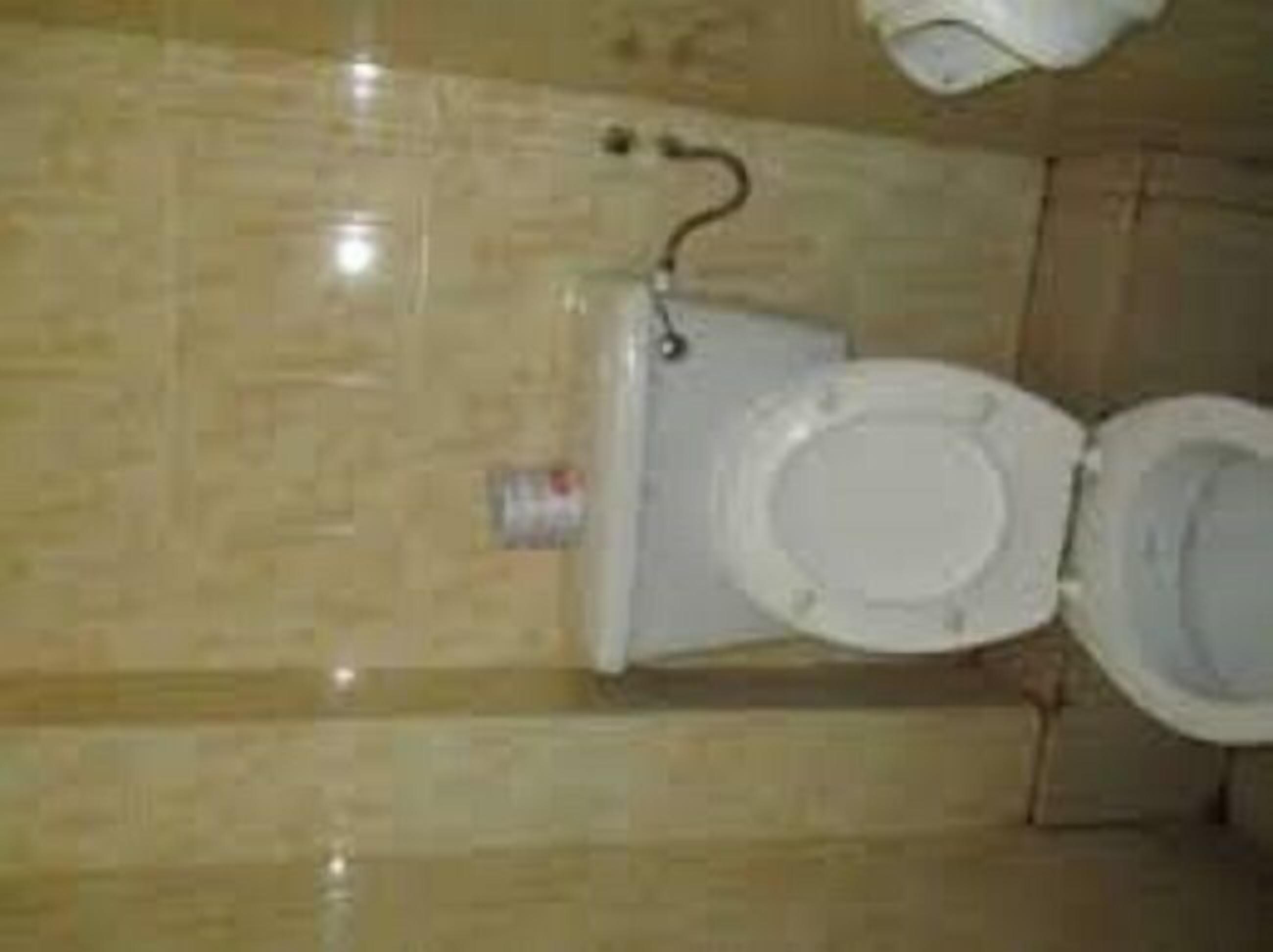 standard double room (no airconditioner) | bathroom | shower, rainfall showerhead, free toiletries, slippers