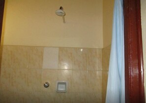 Ducha del cuarto de baño