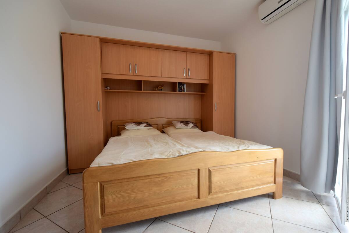 Studio, Balcony | Cribs (surcharge), WiFi (free), bed sheets