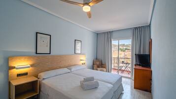 Minibar, coffres-forts dans les chambres, Wi-Fi gratuit, draps fournis