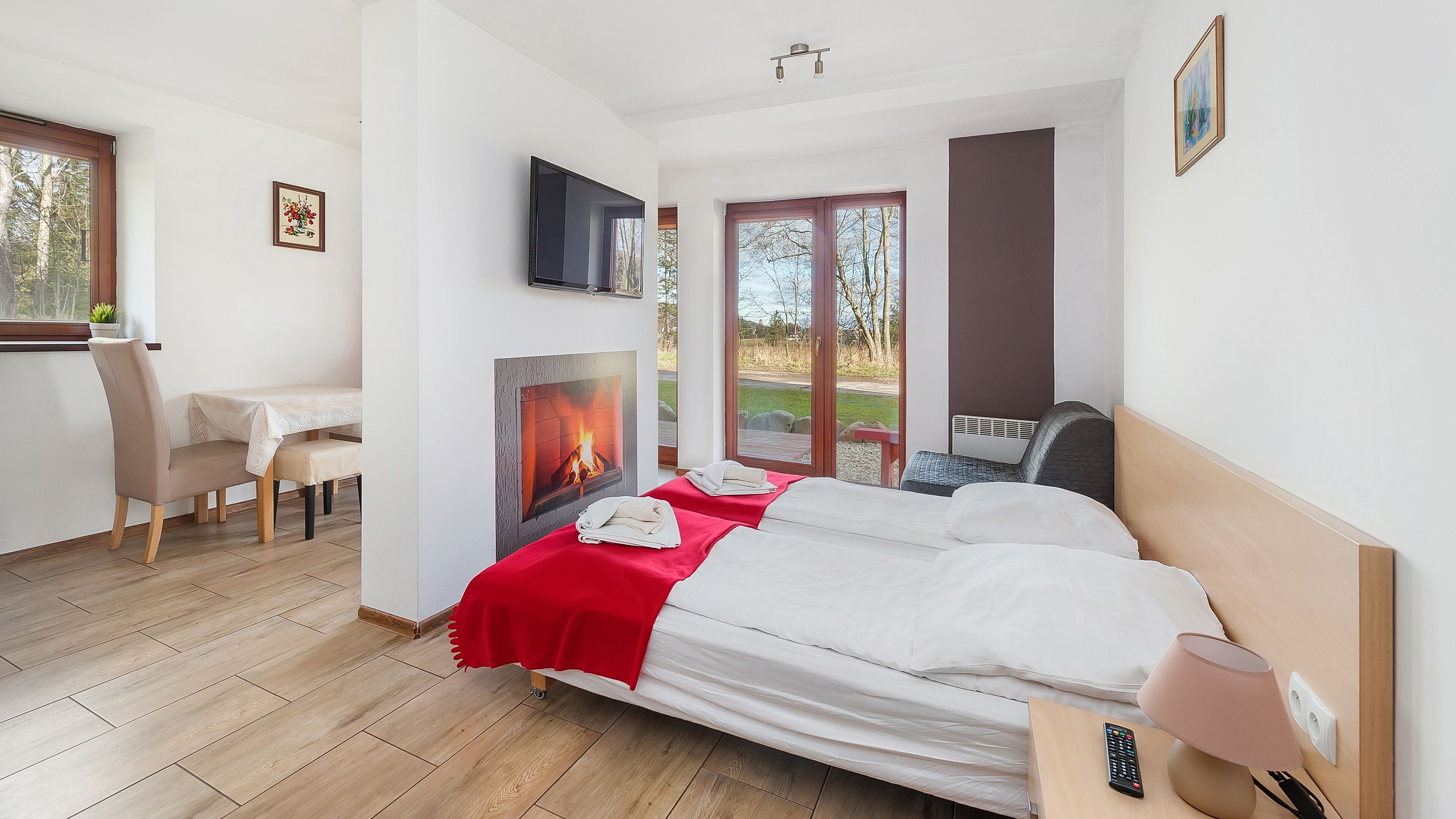 Estúdio (1F) | Espaço de trabalho para notebook, ferros/tábuas de passar roupa