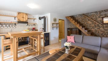 Villa, Private Pool | 5 bedrooms, desk, iron/ironing board, cribs/infant beds