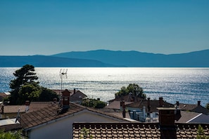 Beach/ocean view - Apartments Sunset (Omisalj)