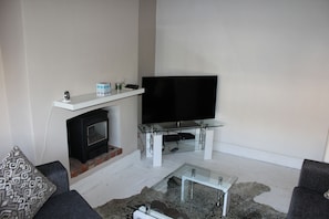 Business Villa, 3 Bedrooms, Garden View | Living area | Smart TV, Netflix, iPod dock, toys