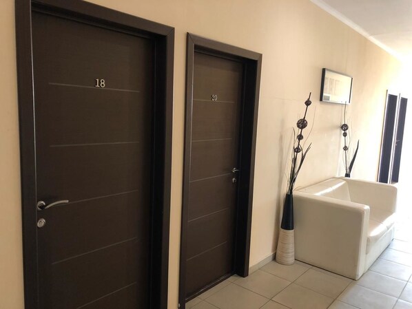 Lobby sitting area - Voyazh Guest House (Sochi)