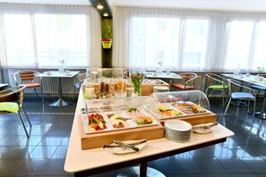 Daily buffet breakfast for a fee - Abalon Hotel Ideal (Stuttgart)