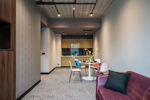 Deluxe Apartment | Private kitchenette | Fridge, coffee/tea maker, electric kettle - Hotel ZOO (Wroclaw)