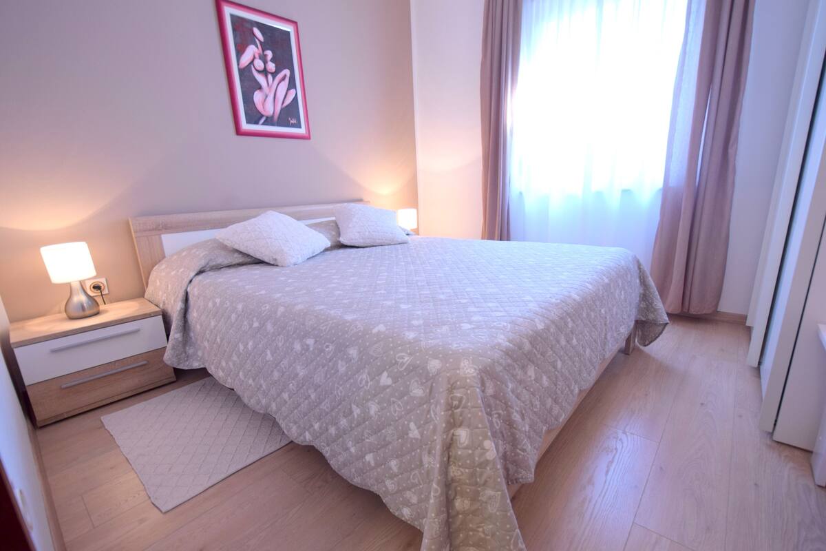 Appartamento, 1 camera da letto, balcone | Culle/letti per bambini (a pagamento), Wi-Fi gratuito, lenzuola