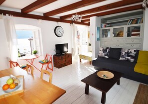 Appartement Confort, vue mer | Salle de séjour
