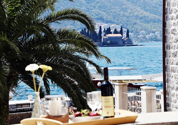 Comfort studio, uitzicht op zee | Uitzicht vanuit de kamer