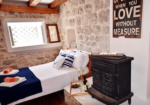 Family Apartment, Sea View | Desk, blackout curtains, soundproofing, iron/ironing board - Villa Perast (Perast)
