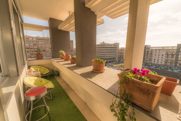 ลานระเบียง/นอกชาน