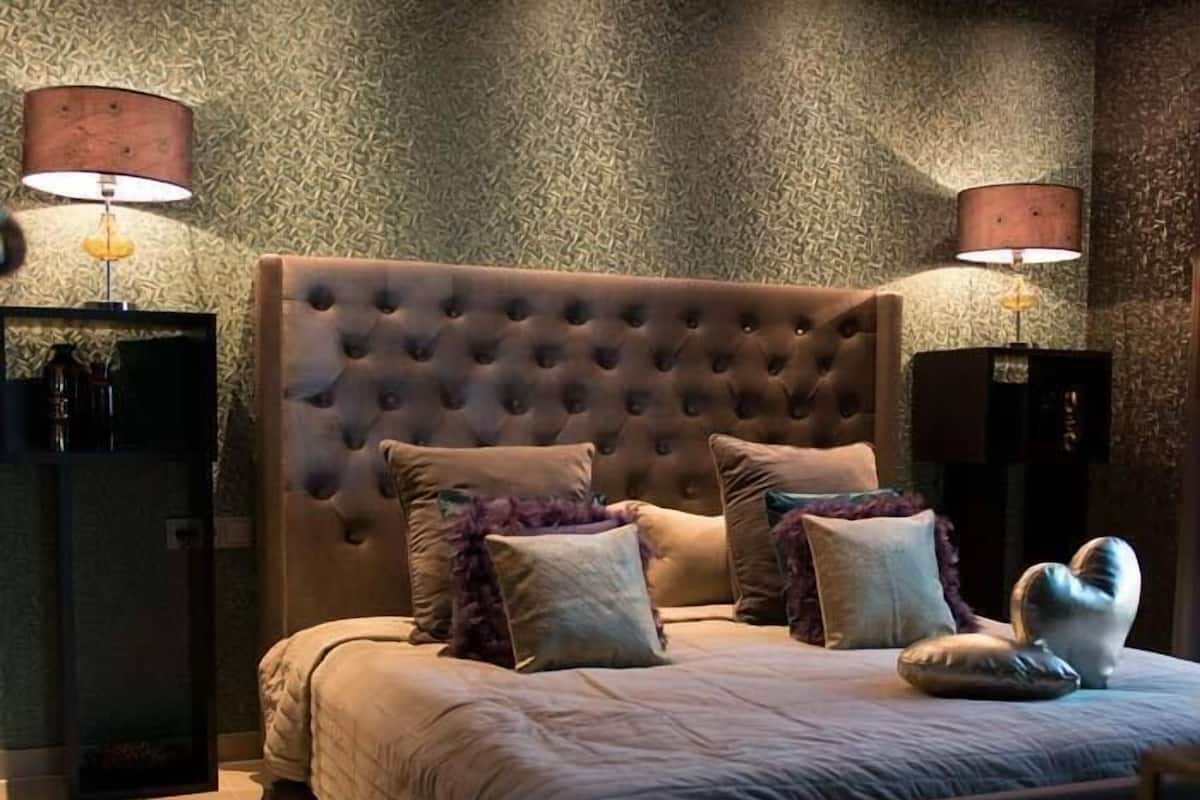 In-room safe, desk, soundproofing, free cots/infant beds