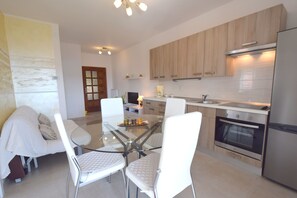 Apartment, 2 Bedrooms | Living room | Flat-screen TV - Apartments Prendivoj (Malinska-Dubasnica)