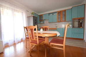 Apartment, 1 Bedroom | Private kitchen