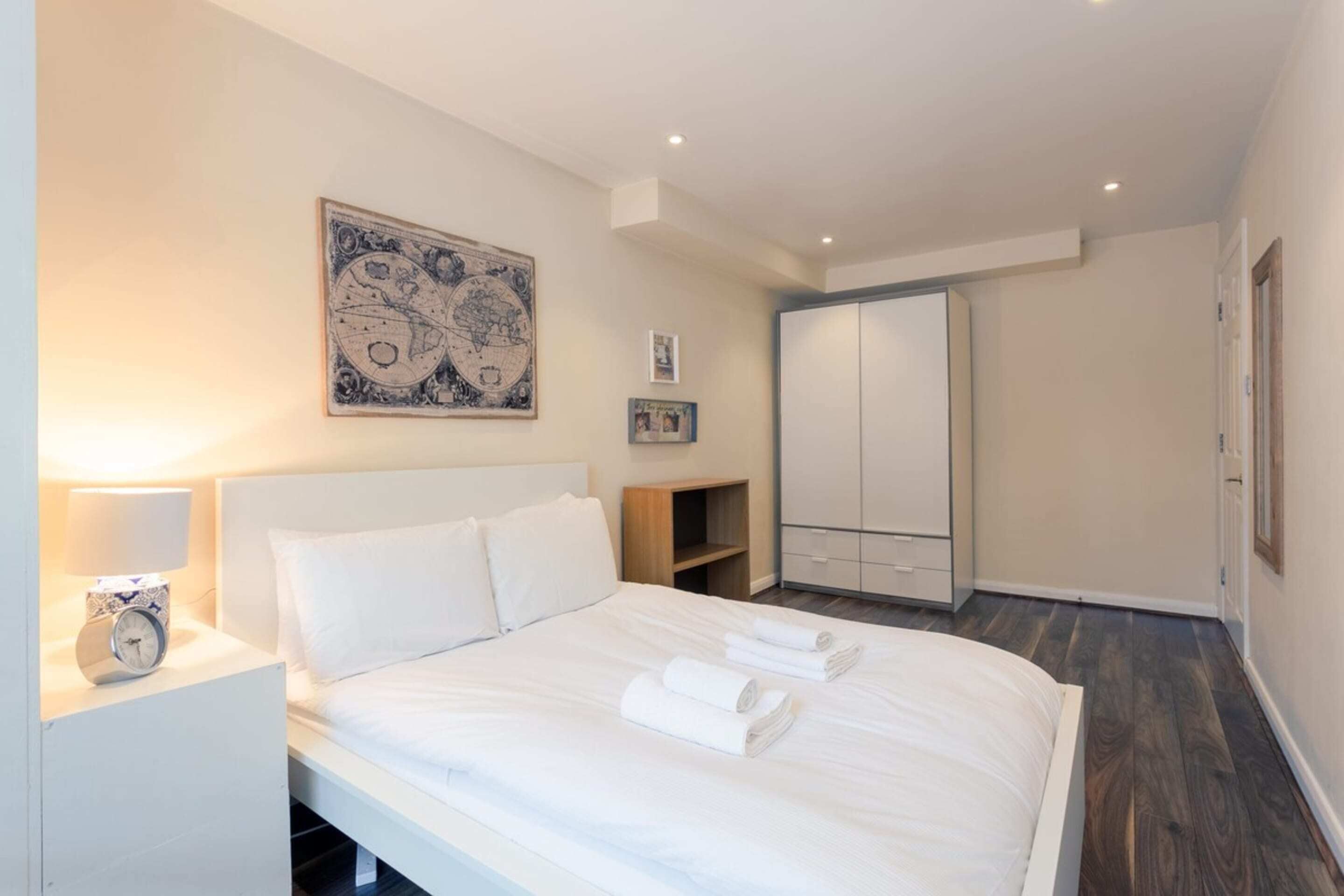 House (4 Bedrooms) | 4 bedrooms, premium bedding, laptop workspace, iron/ironing board
