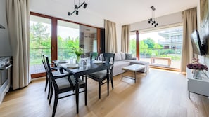 Apartment (107) | Living area | Flat-screen TV